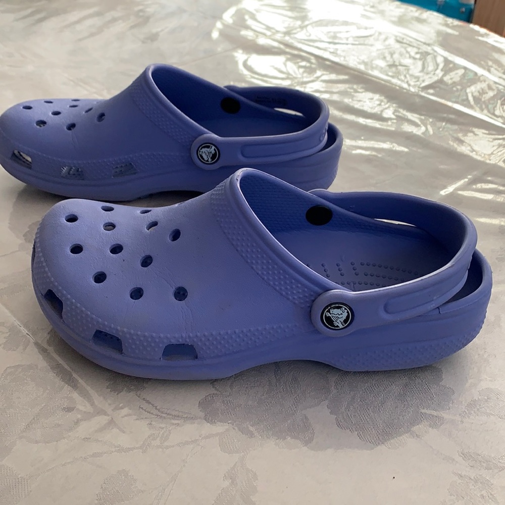 Crocs classic in periwinkle blue women’s size 8, men’s size 5